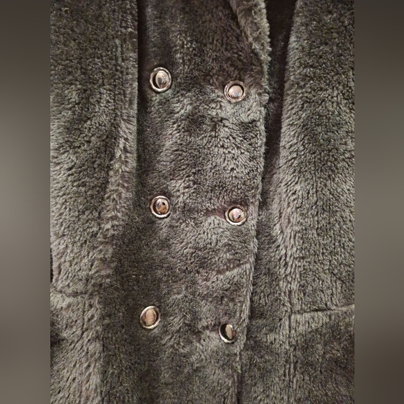 "Vintage"Black Faux fur Double breasted Lapeled and heavy lined Coat. No tags - Picture 5 of 15